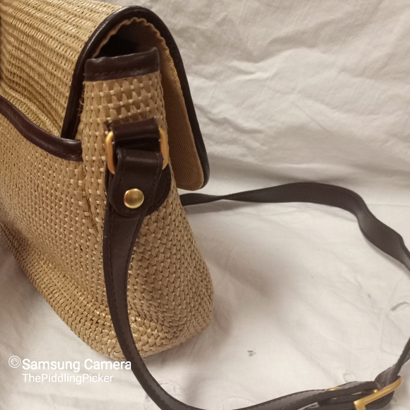 Etienne Aigner Purse with matching Wallet - Picture 6 of 16